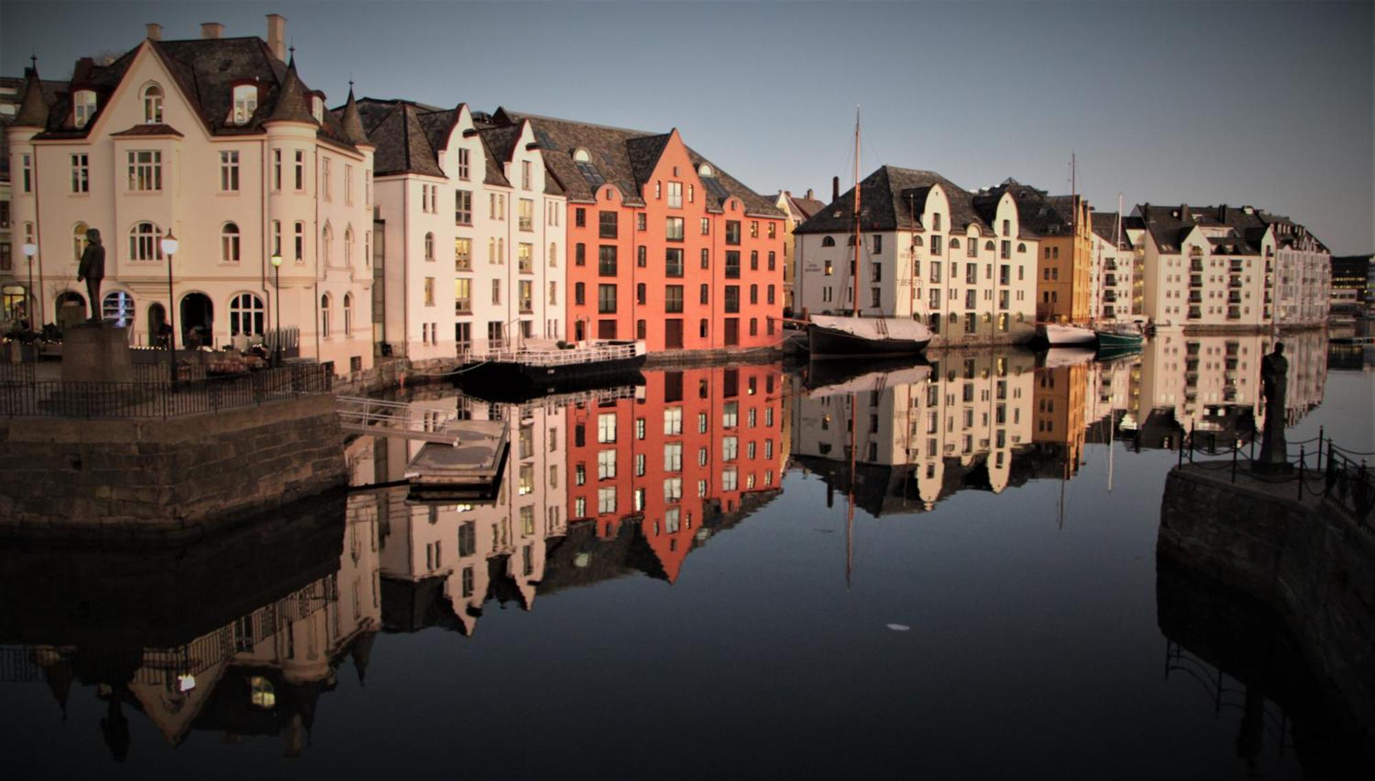 A Cheaper Option To Hotel Ålesund Esterno foto